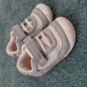 Stride Rite sprout sneaker